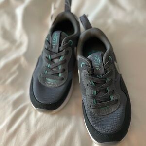 NEW NIKE AIR, size child-10, Gray and Teal Sneakers